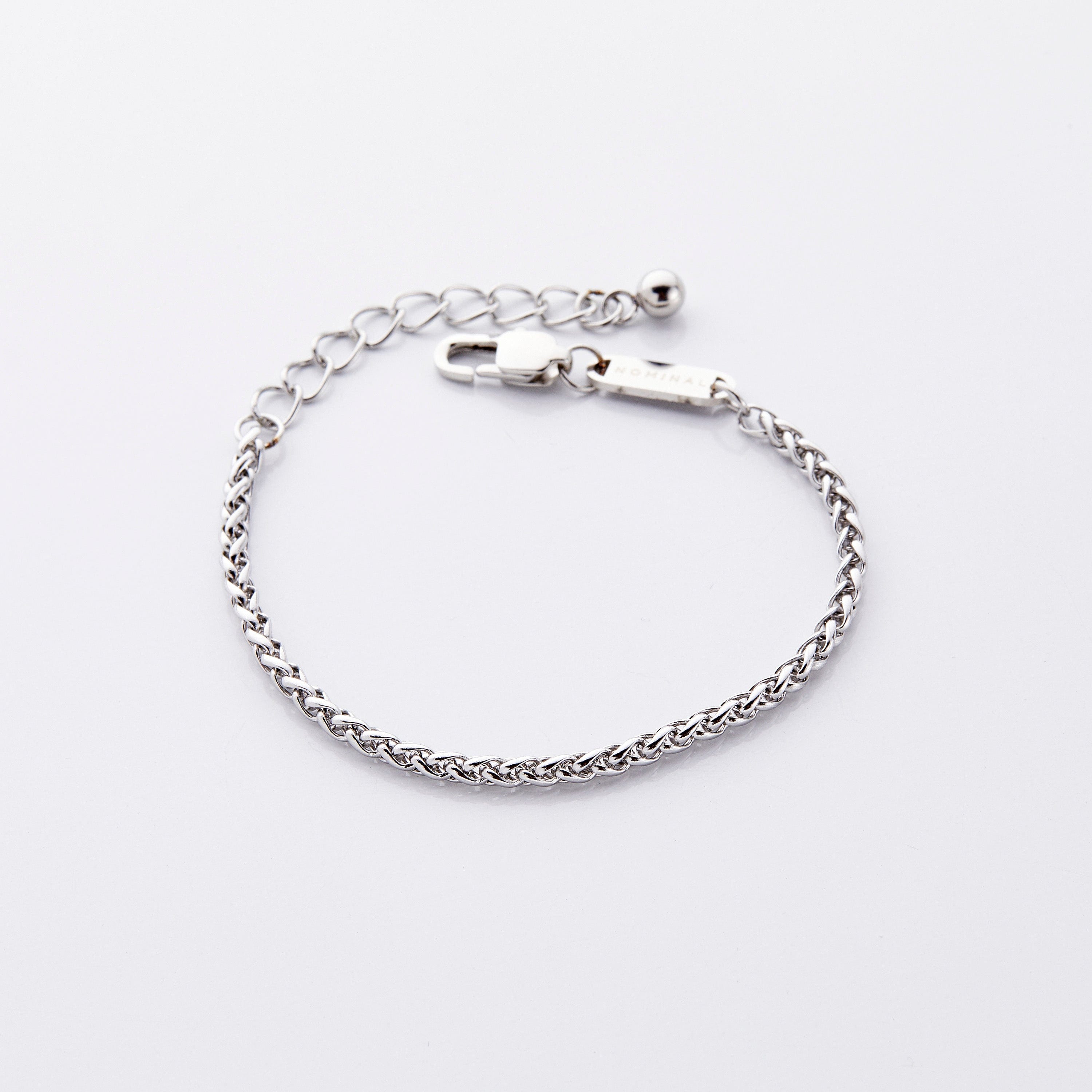 Close-up view of the wheat chain bracelet showcasing its 2.5MM thick links.
