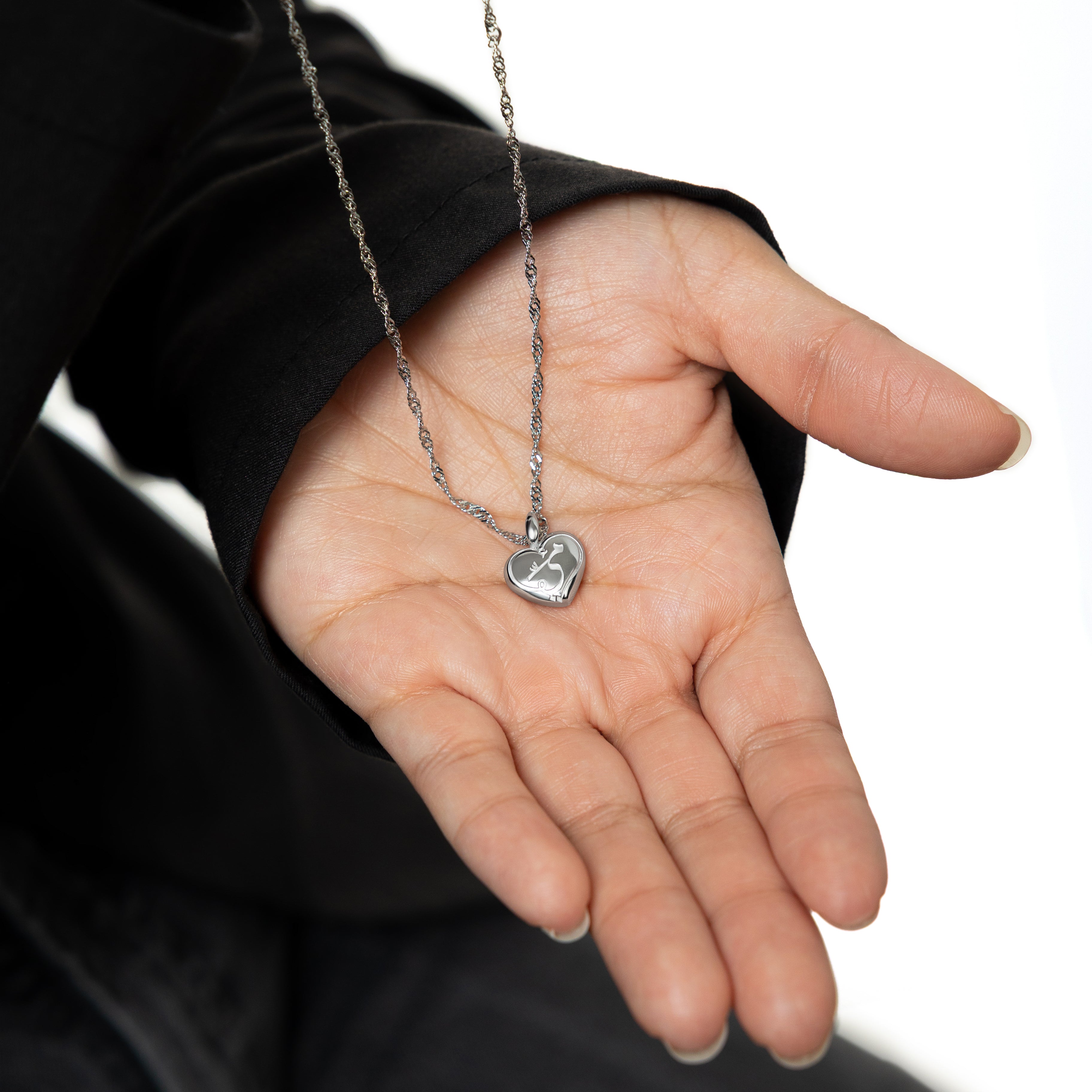 Mamas Heart Gold Charm in Nominal Velvet Pouch, perfect for gifting on special occasions.