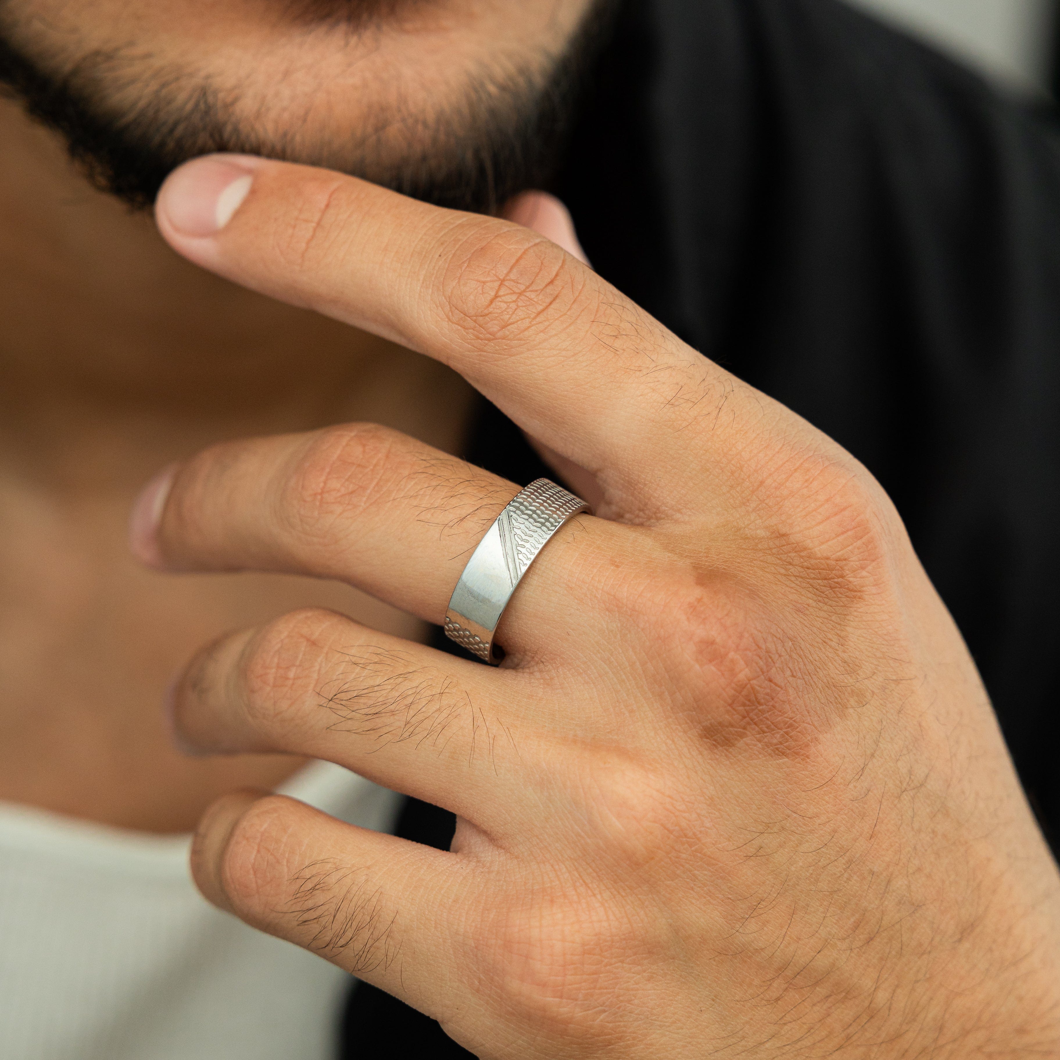 Keffiyeh ring presented in a velvet pouch, perfect for gifting or personal use.