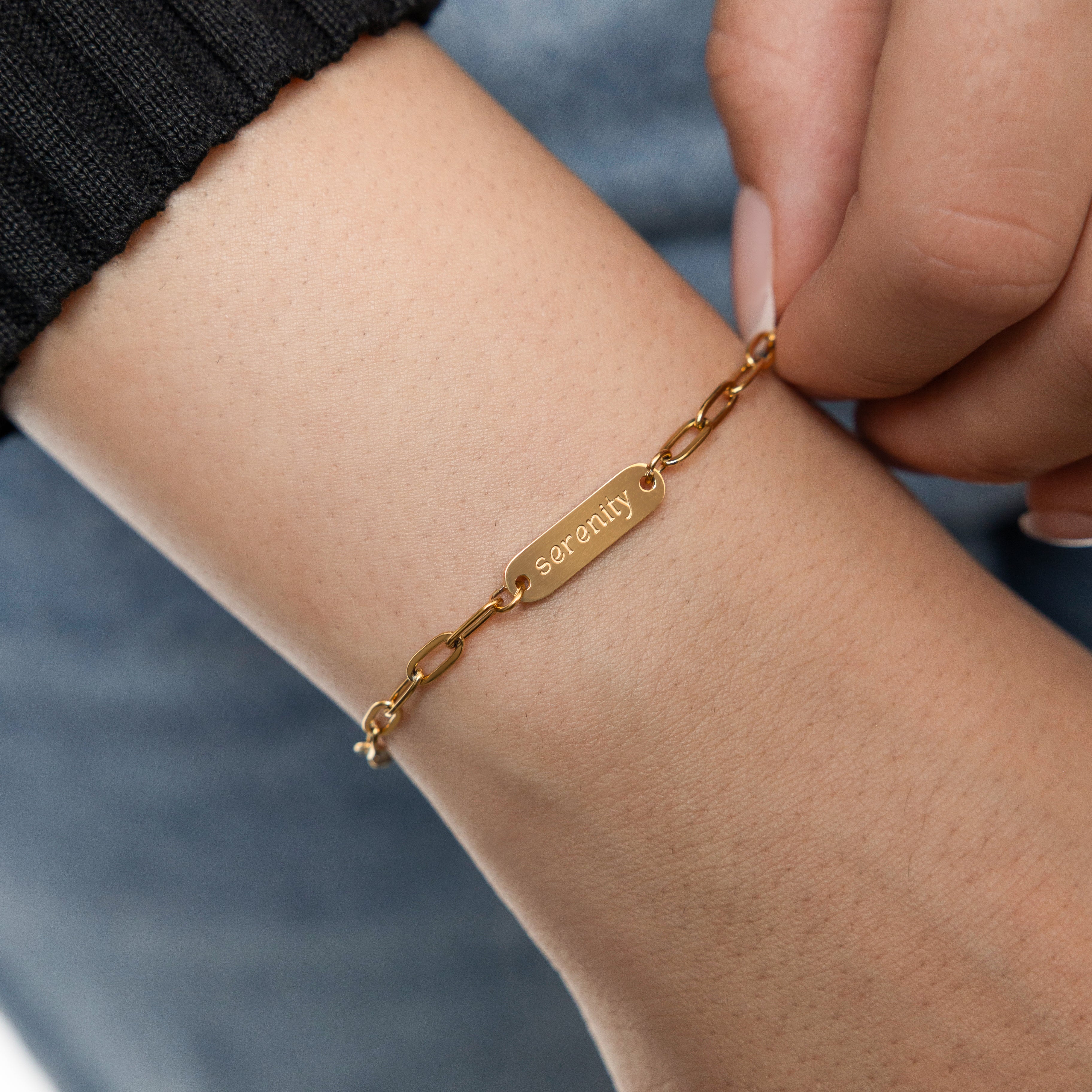 Close-up of the Sakinah bracelet highlighting the 18 Karat gold plating.