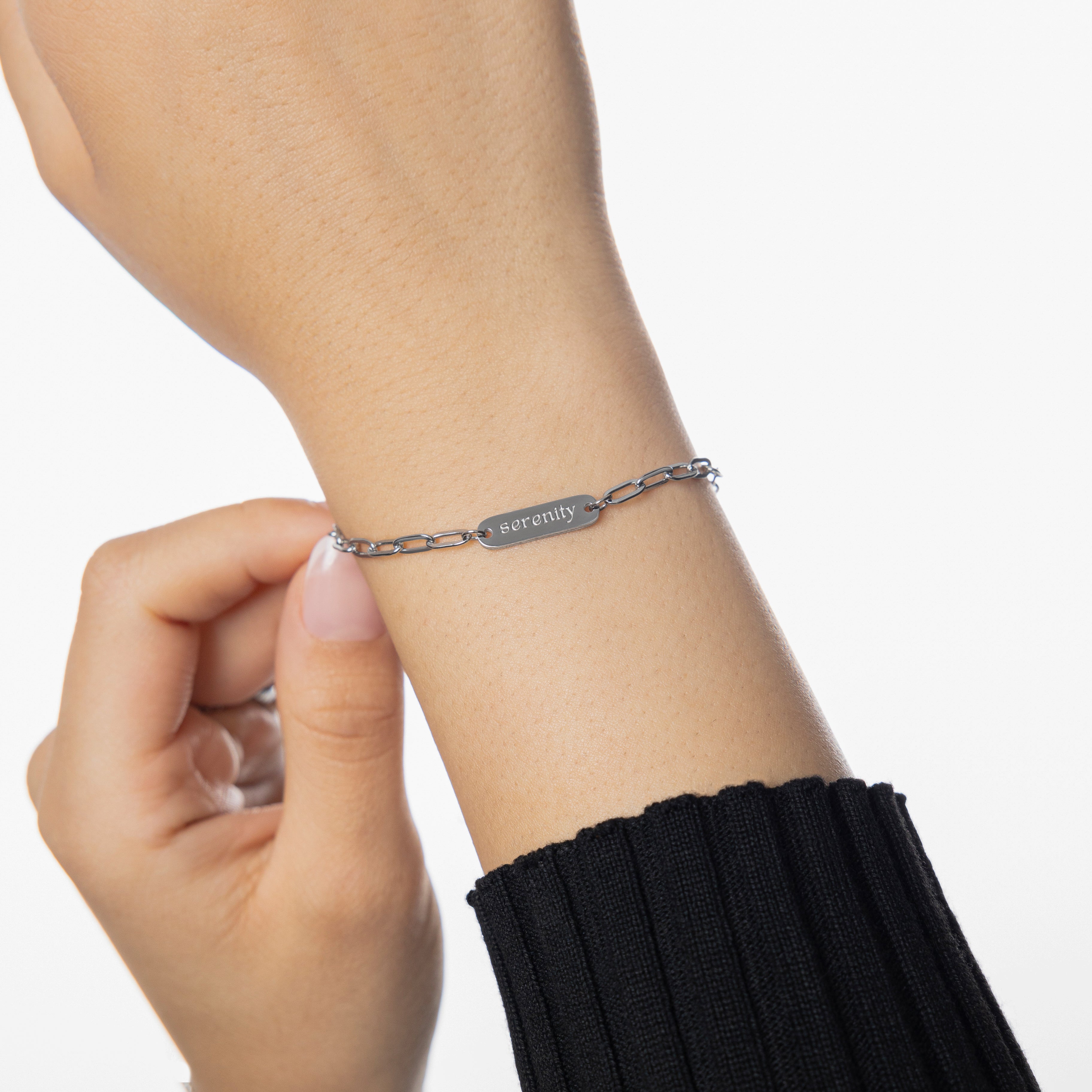 Close-up of the Sakinah bracelet highlighting the 18 Karat gold plating.