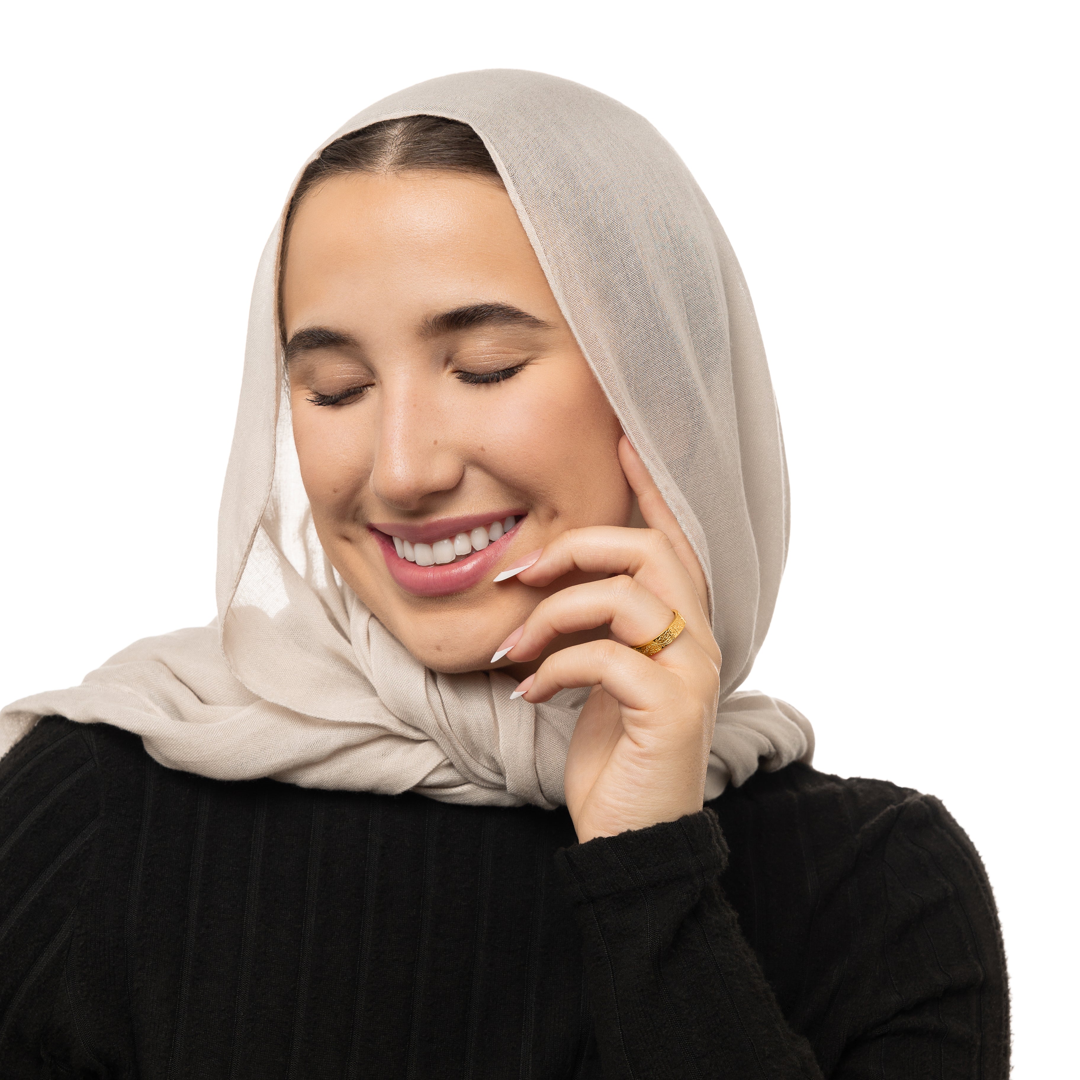 Resilient Spirit Engraved Gold Ring showcasing Arabic calligraphy from the side angle.