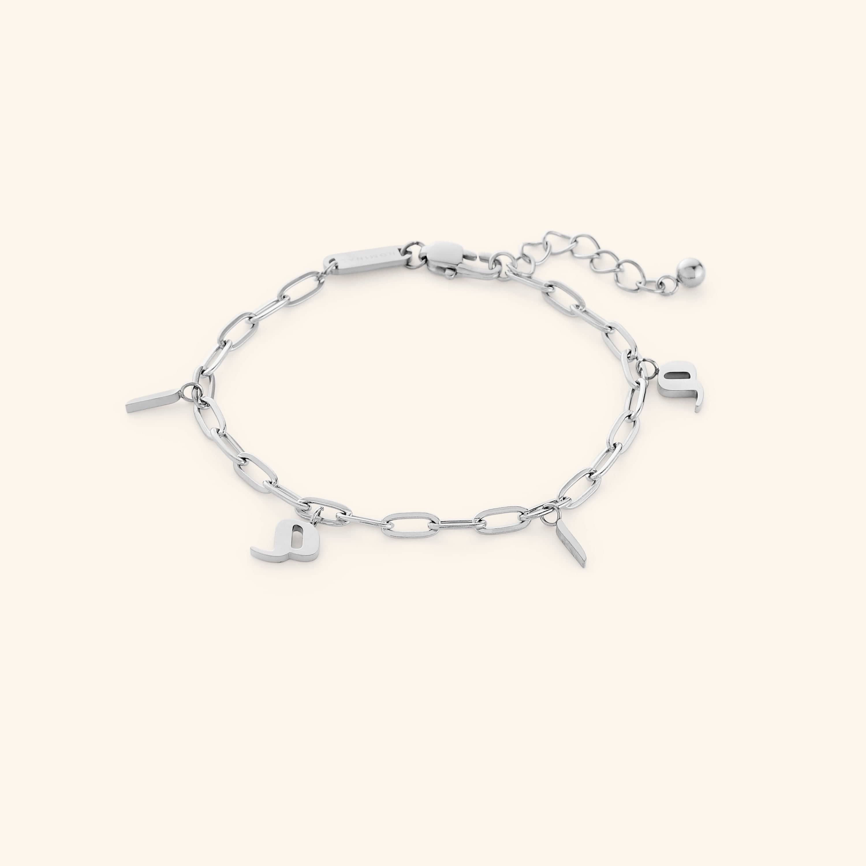 Close-up of the gold bracelet with a 3MM link chain and 18k gold plating