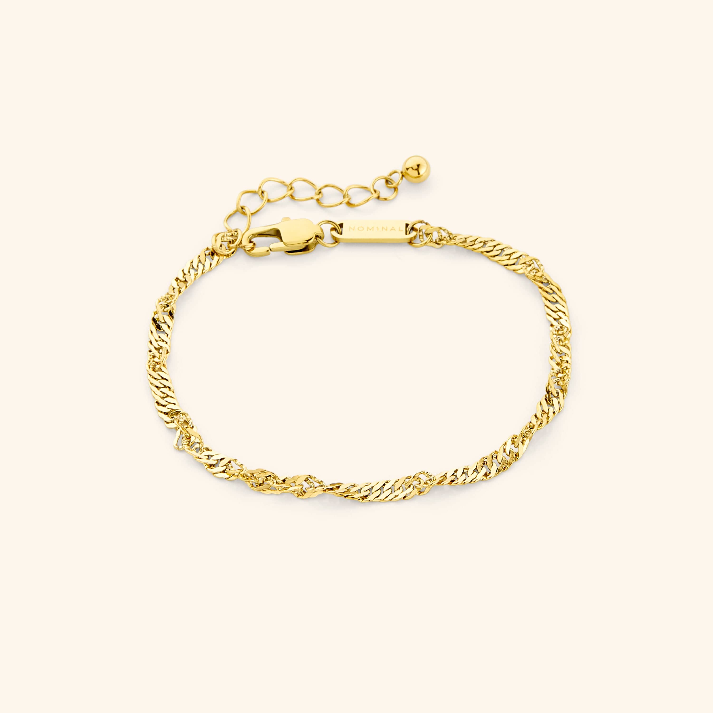 Close-up of RadianceTwist™ chain bracelet showing twisted link detail under natural light.