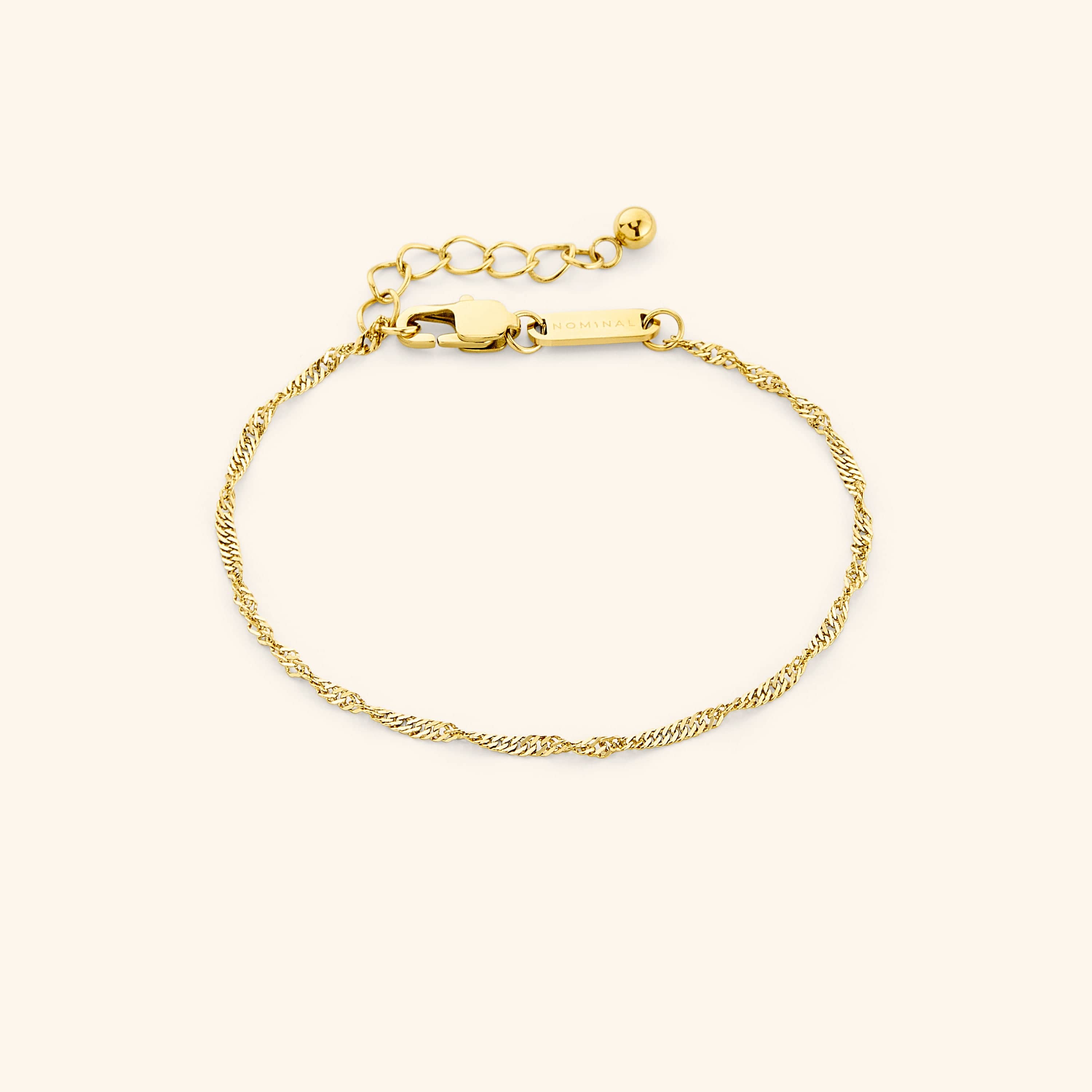 Close-up of RadianceTwist™ chain bracelet showing twisted link detail under natural light.