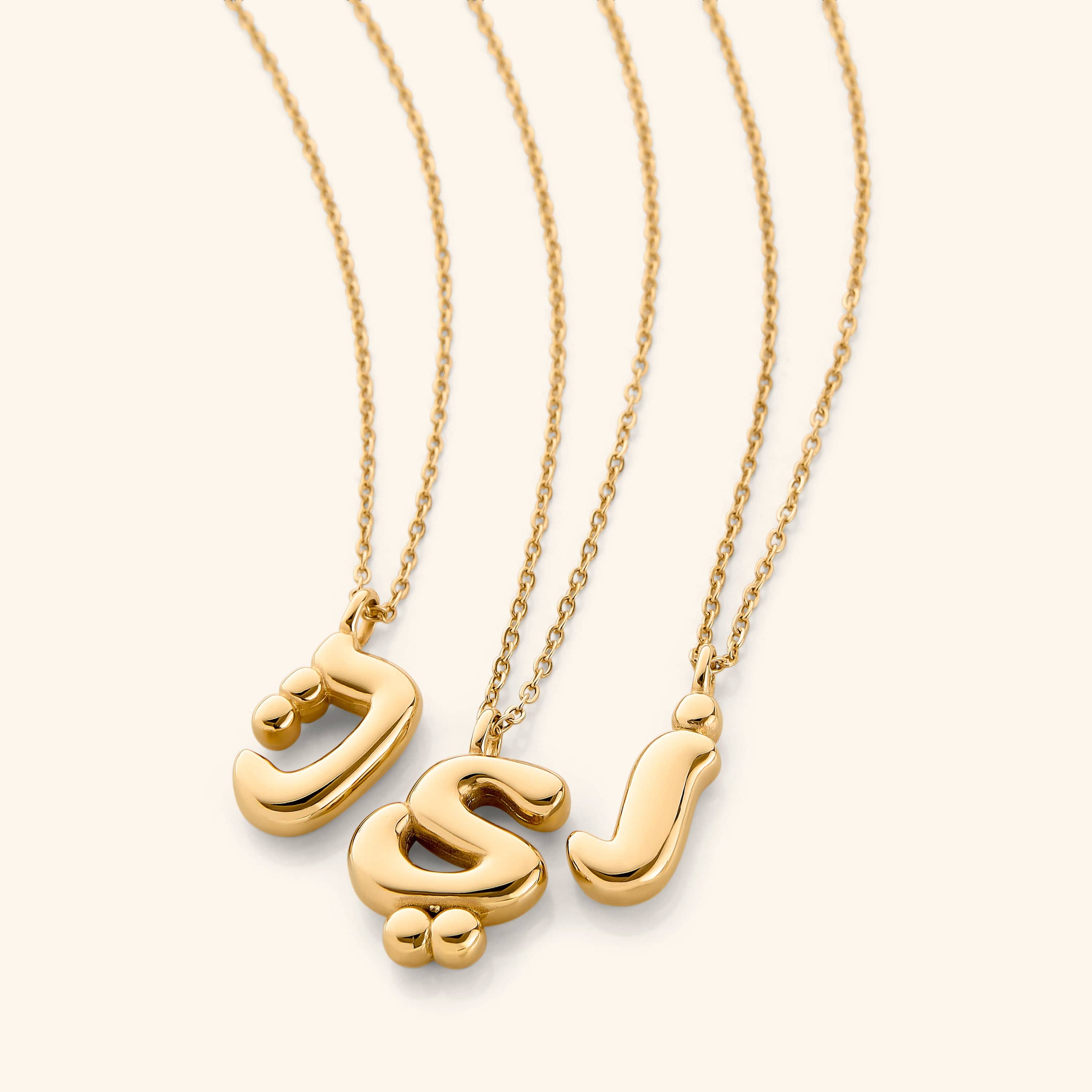 Detailed view of the gold necklace with a smooth finish, highlighting its hypoallergenic features.