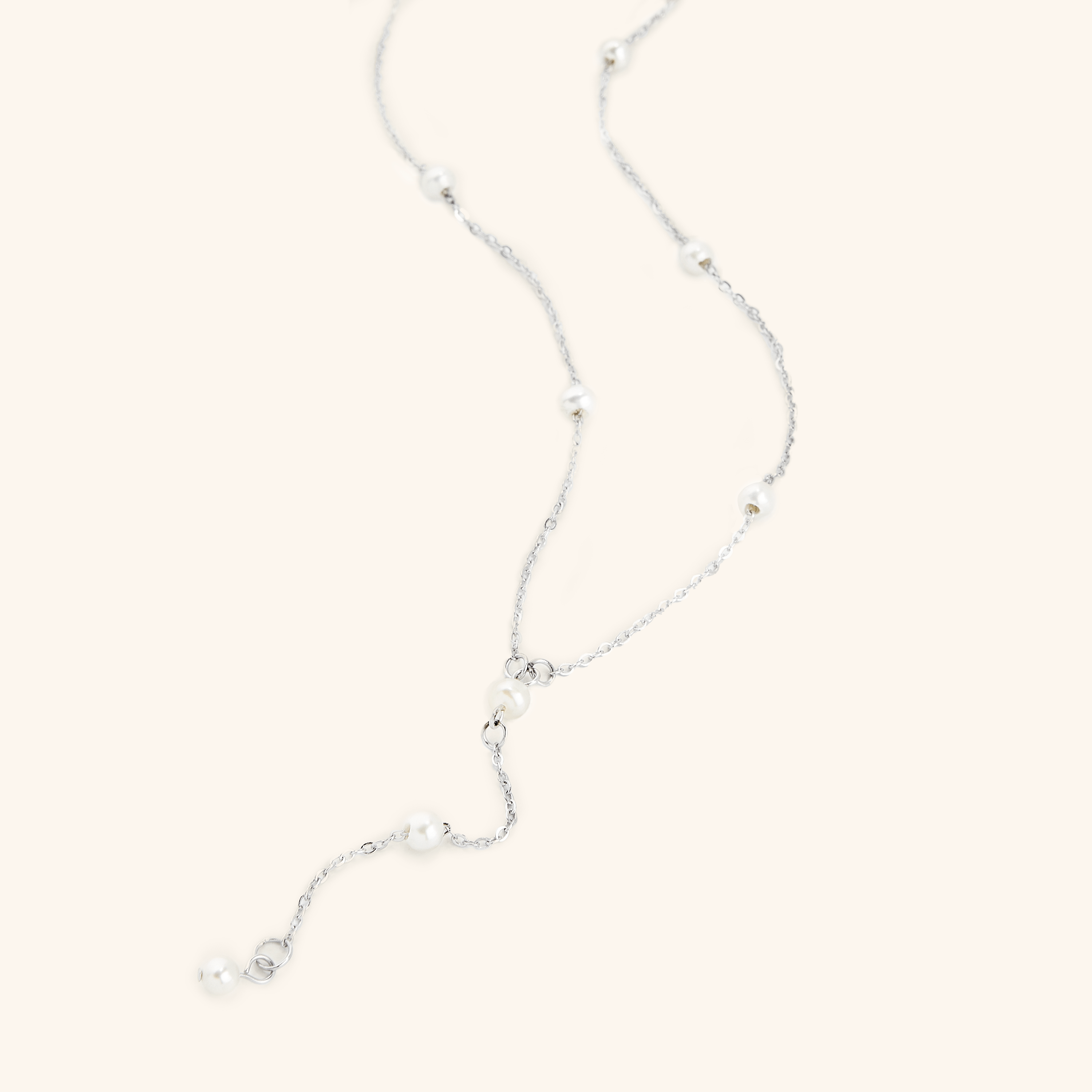 Gift-ready pearl necklace in velvet pouch ideal for gifting